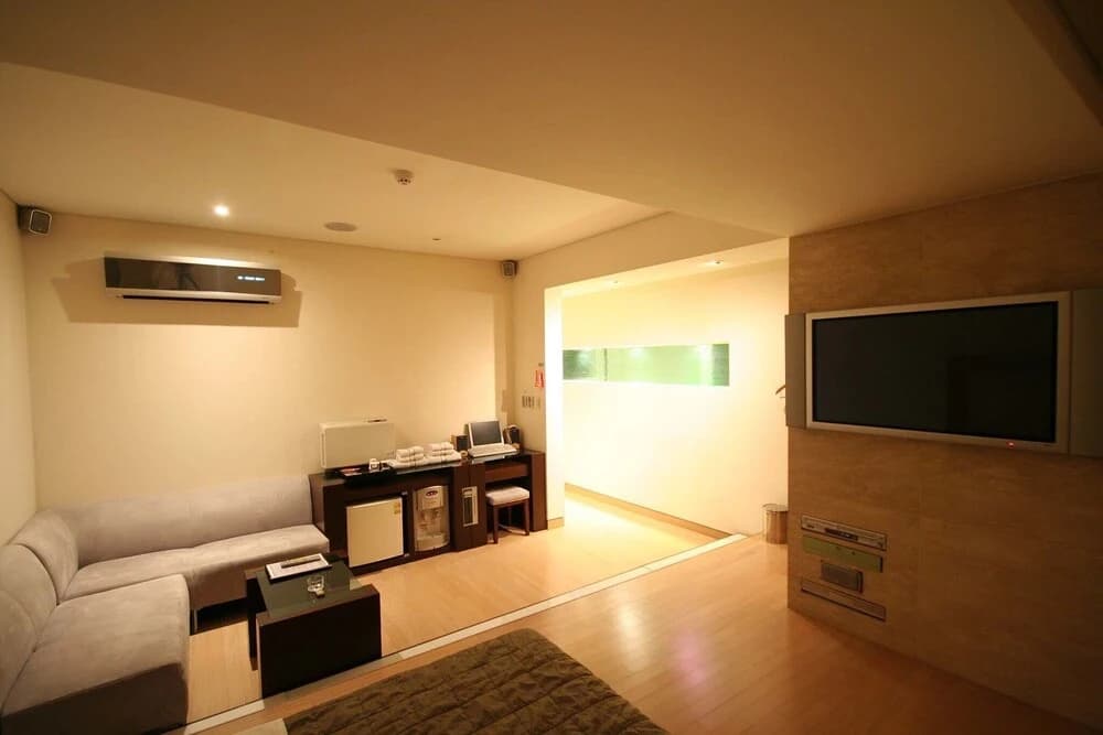 Sangbong May - photo 26