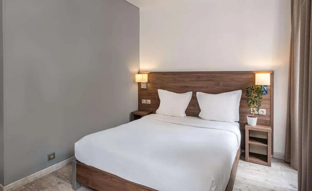 Hotel La Perle Montparnasse - photo 31
