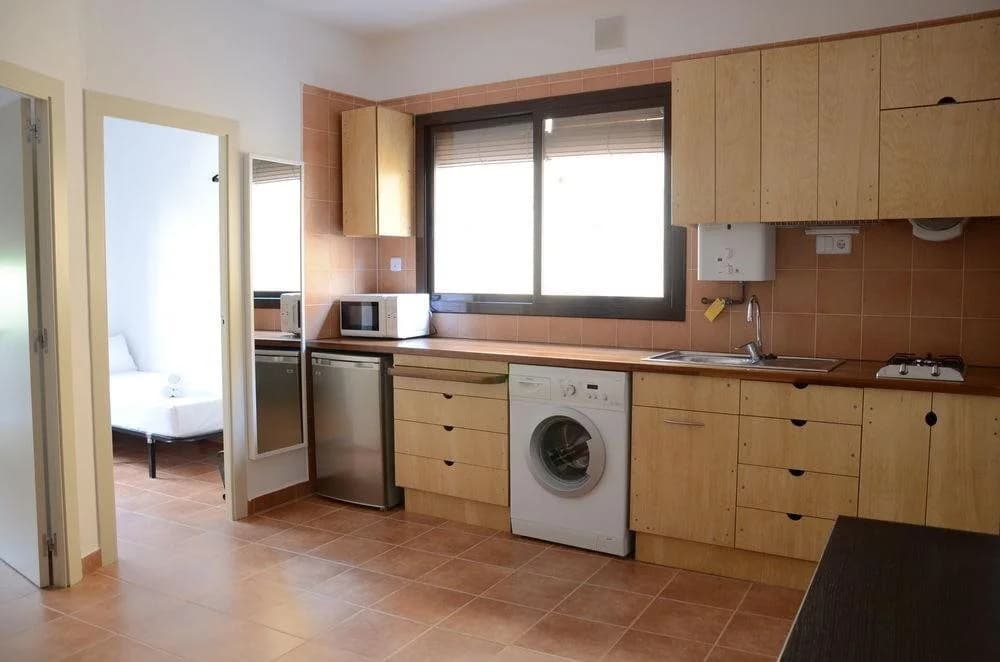 Beach Apartments - photo 13