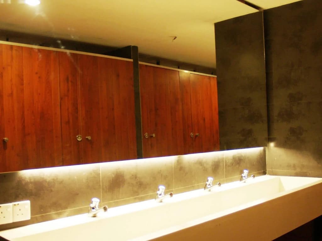 UFO Capsule Hotel - photo 8