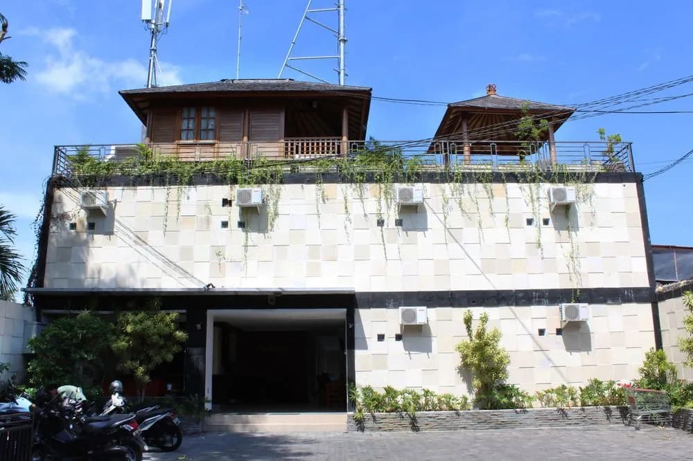 艾里巴厘岛库塔丹帕沙西那库拉帖木儿 6 号酒店(Airy Denpasar Barat Nakula Timur 6 Kuta Bali) - main photo