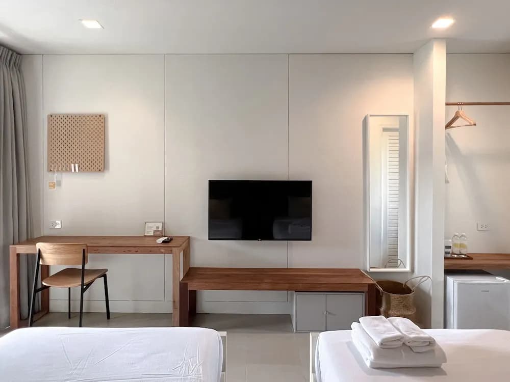 SUNKISS pool.bed.cafe - photo 2