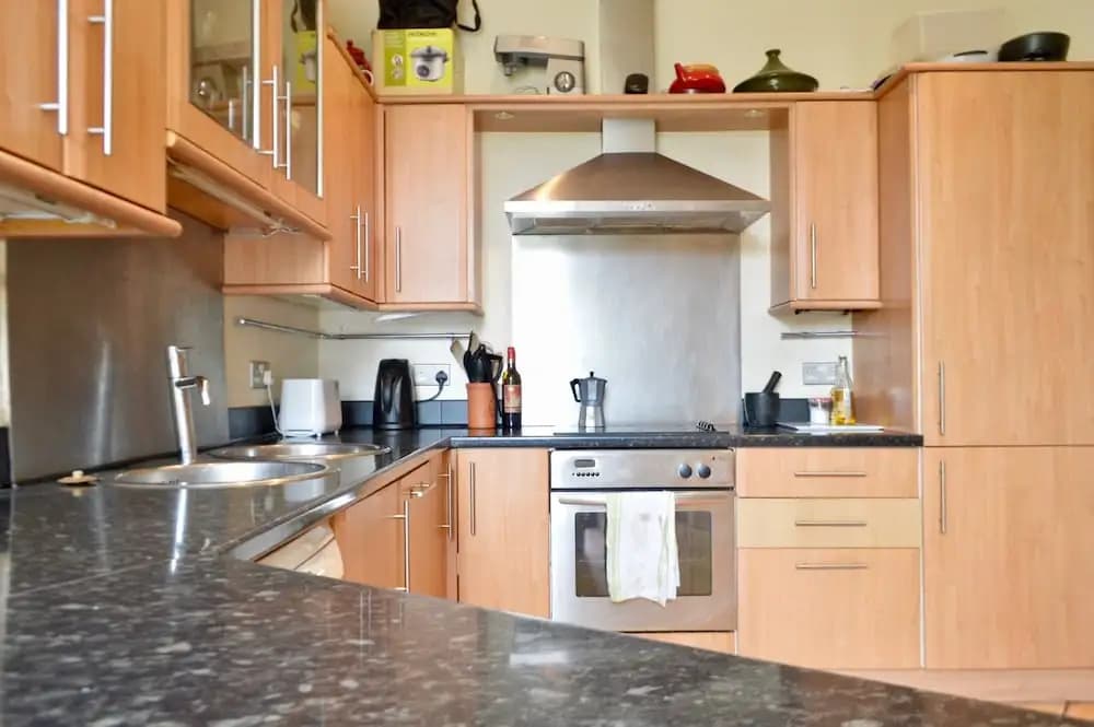 Central Edinburgh 4 Bedroom Flat - photo 12
