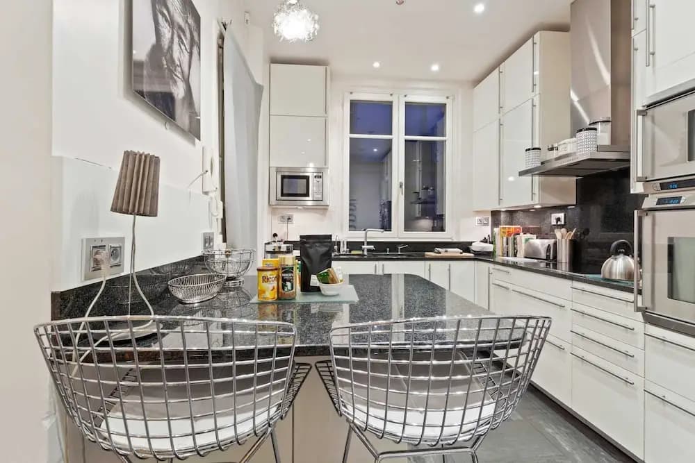 Beautiful Lavish Apartment for 6 in Paris VII by Guestready - photo 14