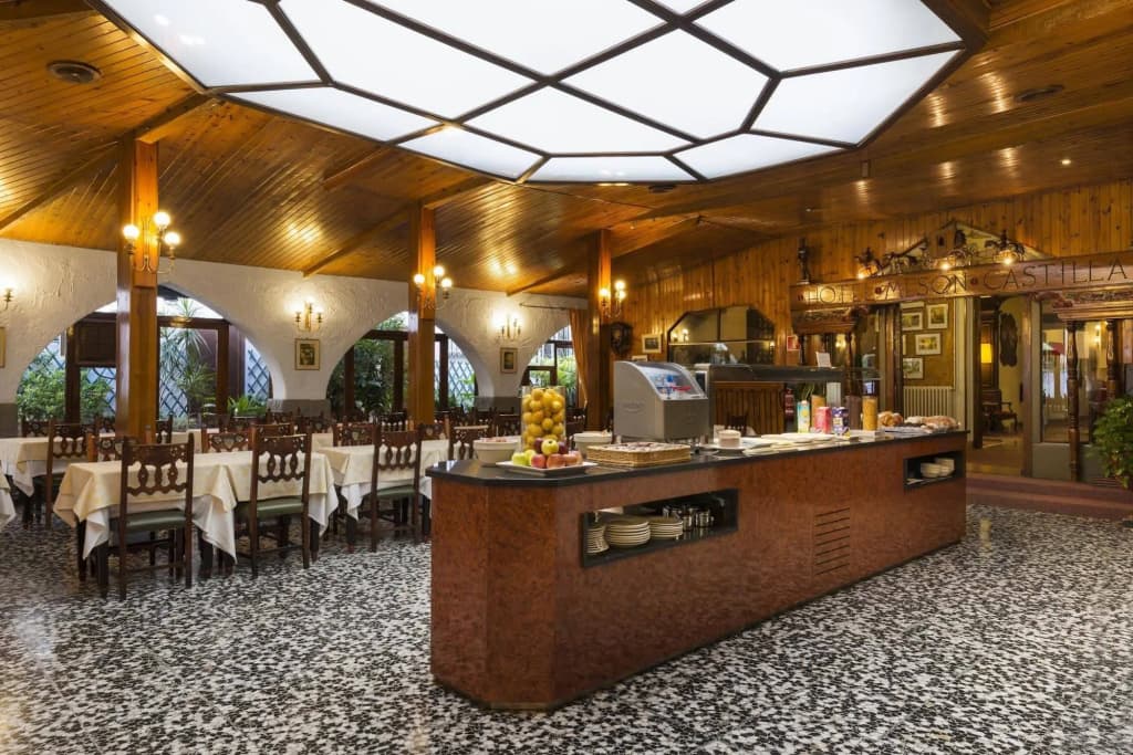 Meson Castilla Atiram Hotel  - photo 22