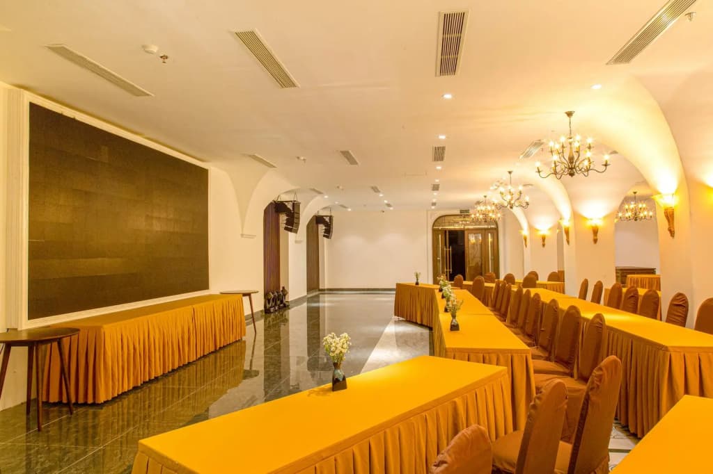 Dong Duong Hotel & Suites - photo 20
