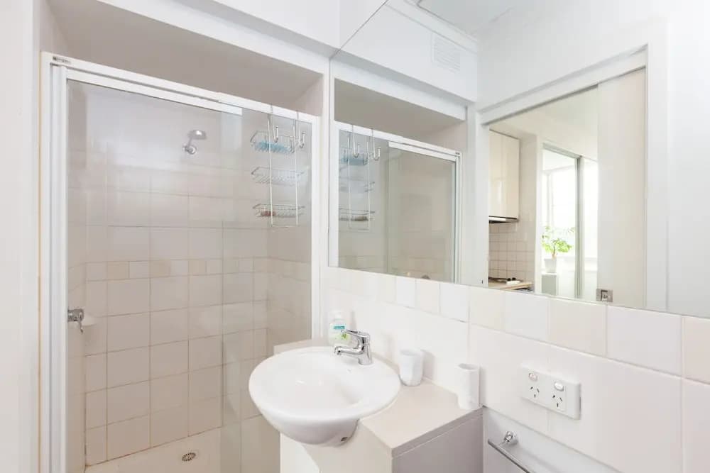 HENRIETTA, Carlton Studio Apartment - photo 6