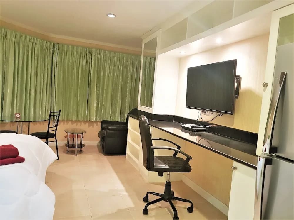 Jomtien Thip Condotel - photo 4