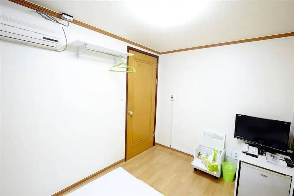 Green Tel - photo 3