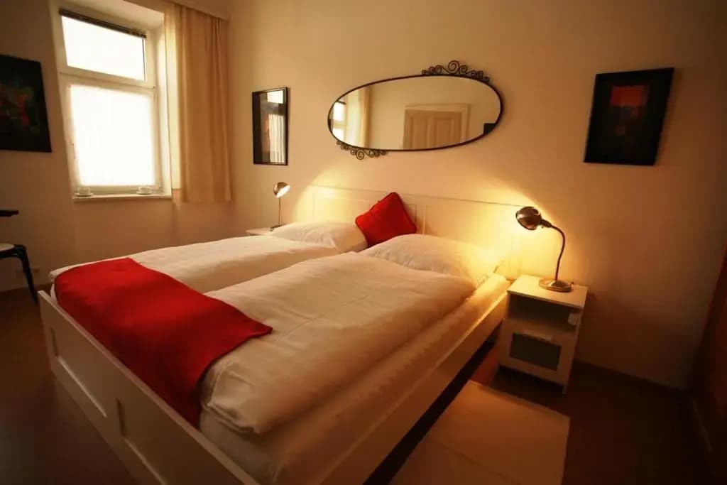 Freundliches Apartment mit Innenhof-Garten - photo 3