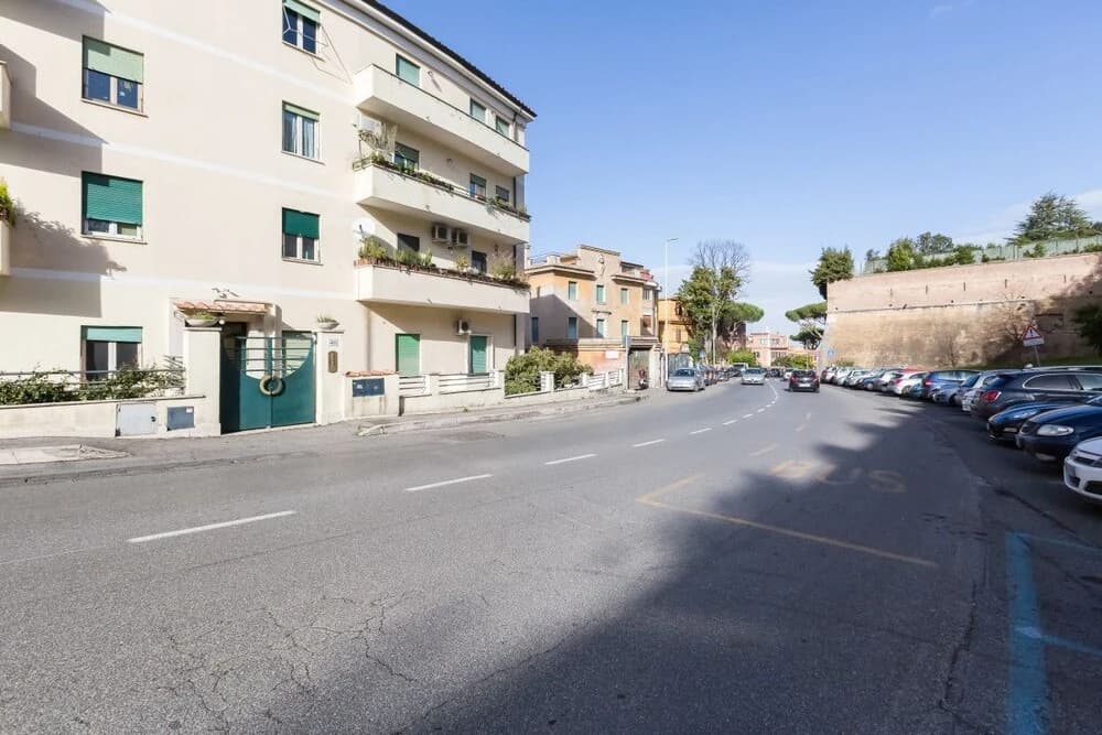 Exclusive 2bed Apt With AC by Vatican Wall - photo 13
