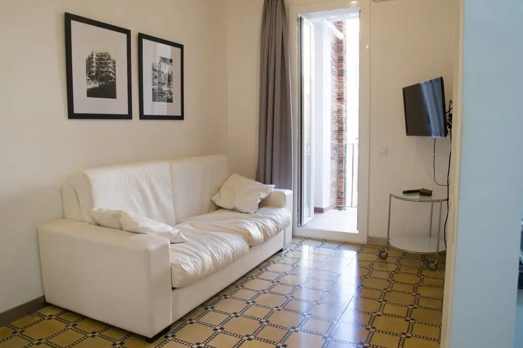 Barnapartments Basic Gracia - photo 3