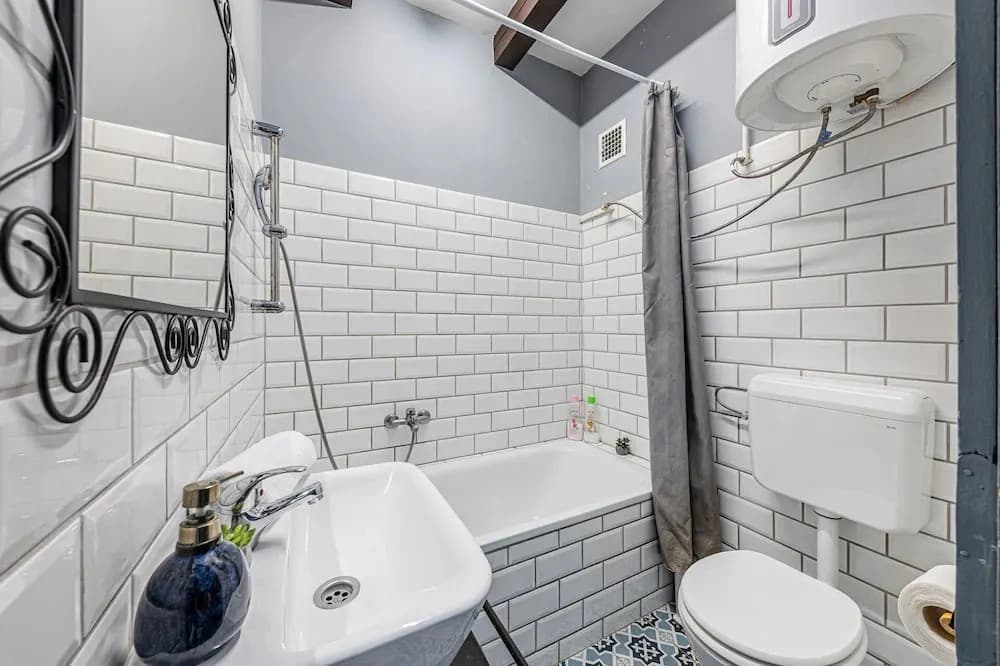Cozy Nest Hideaway With A/C - photo 7