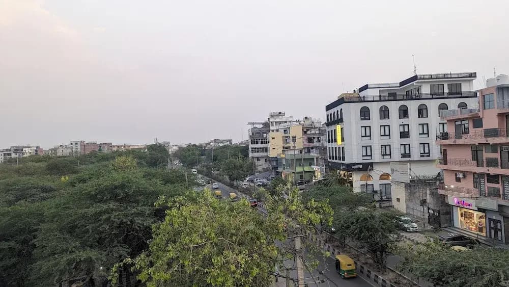 Mauryan Elite Hotel Qutab Minar Metro Station - photo 17