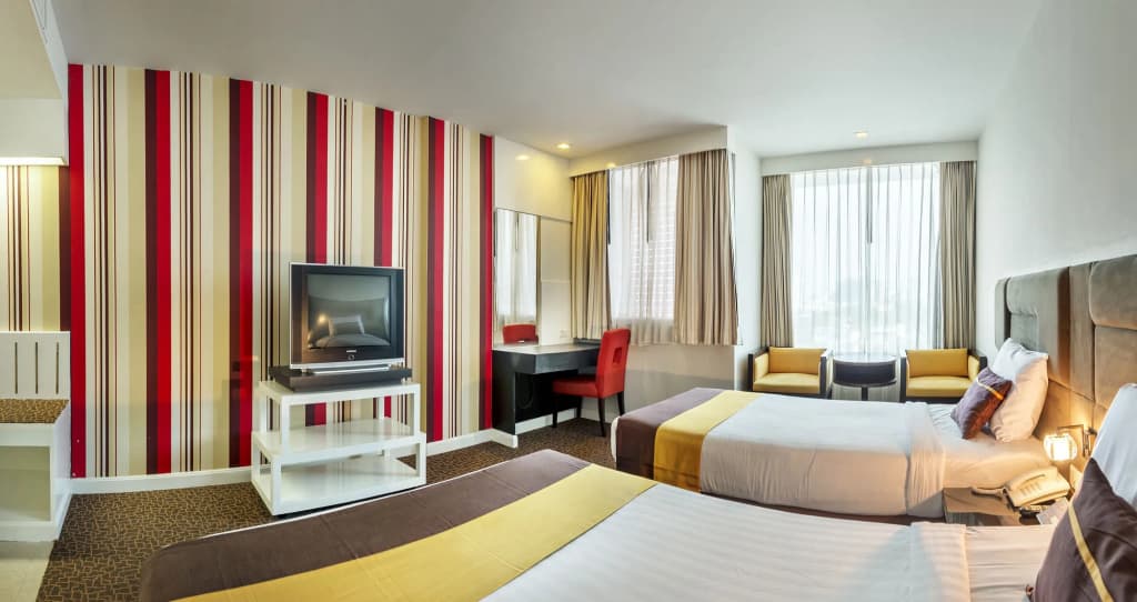Thamrongin Hotel - photo 2