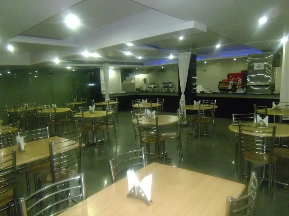 Hotel Breeze Inn - photo 17
