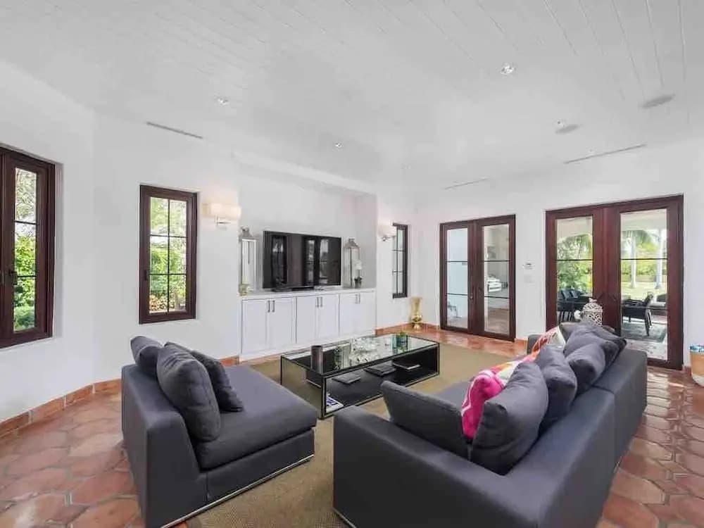 Villa Waterfront - photo 2