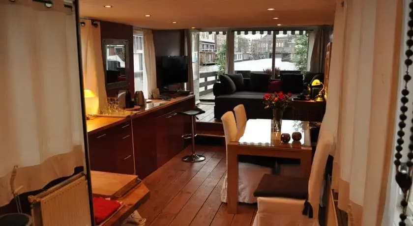 Amsterdam Houseboat Lady Luck - photo 1