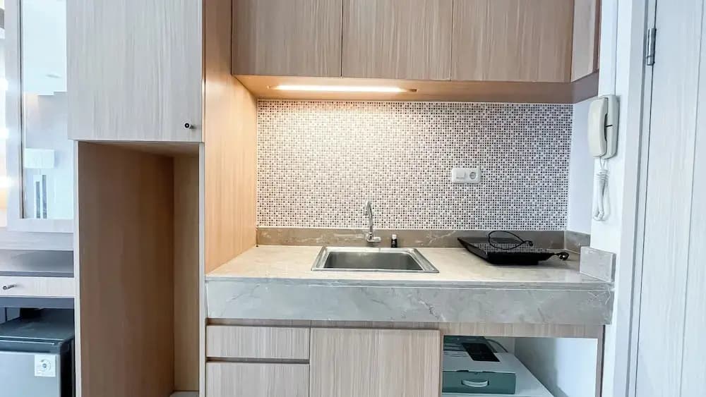 Good Place Studio Apartment Elpis Residence - photo 11