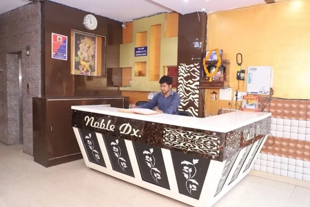 Hotel Noble Deluxe - photo 2