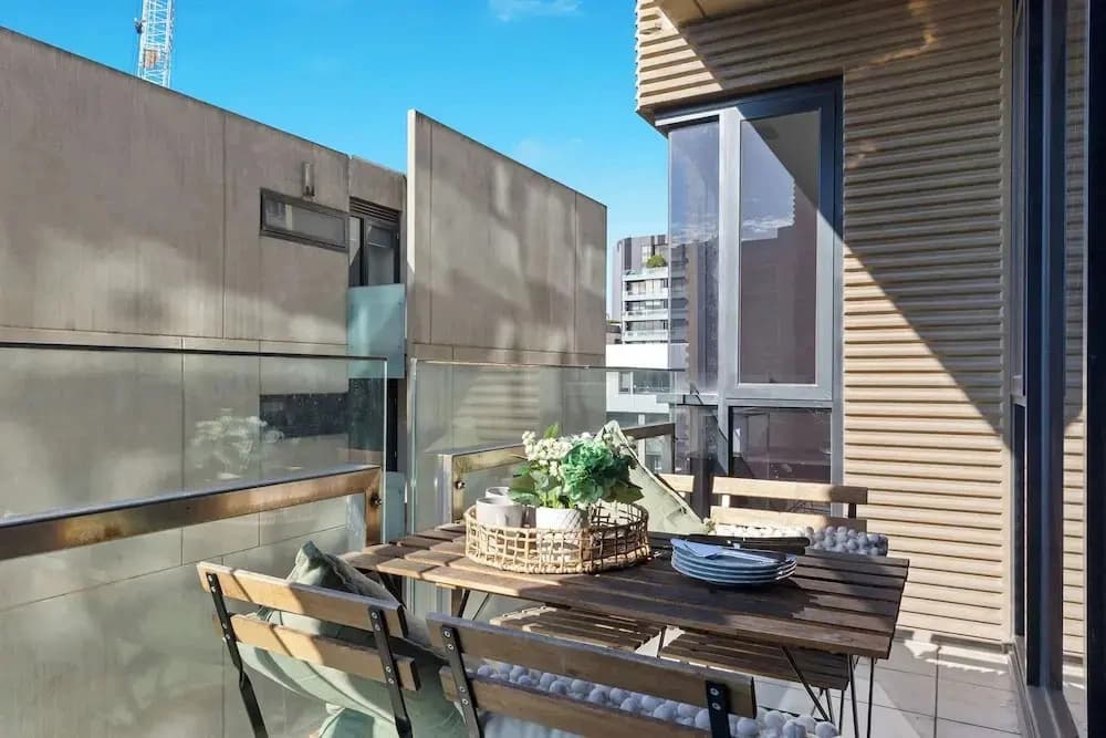 A Chic 2BR Apt Near Melbourne Uni, Free Parking - photo 11