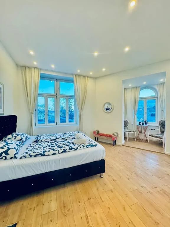 Spacious 3BR Near Kaufpark Alterlaa - photo 37