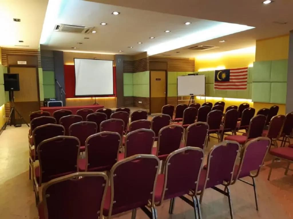 Celyn Hotel City Mall - photo 13