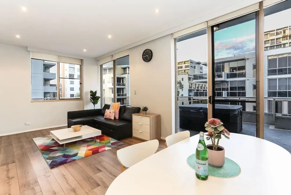 Beautiful home 2beds Apt @Waterloo-Close to CBD - photo 3