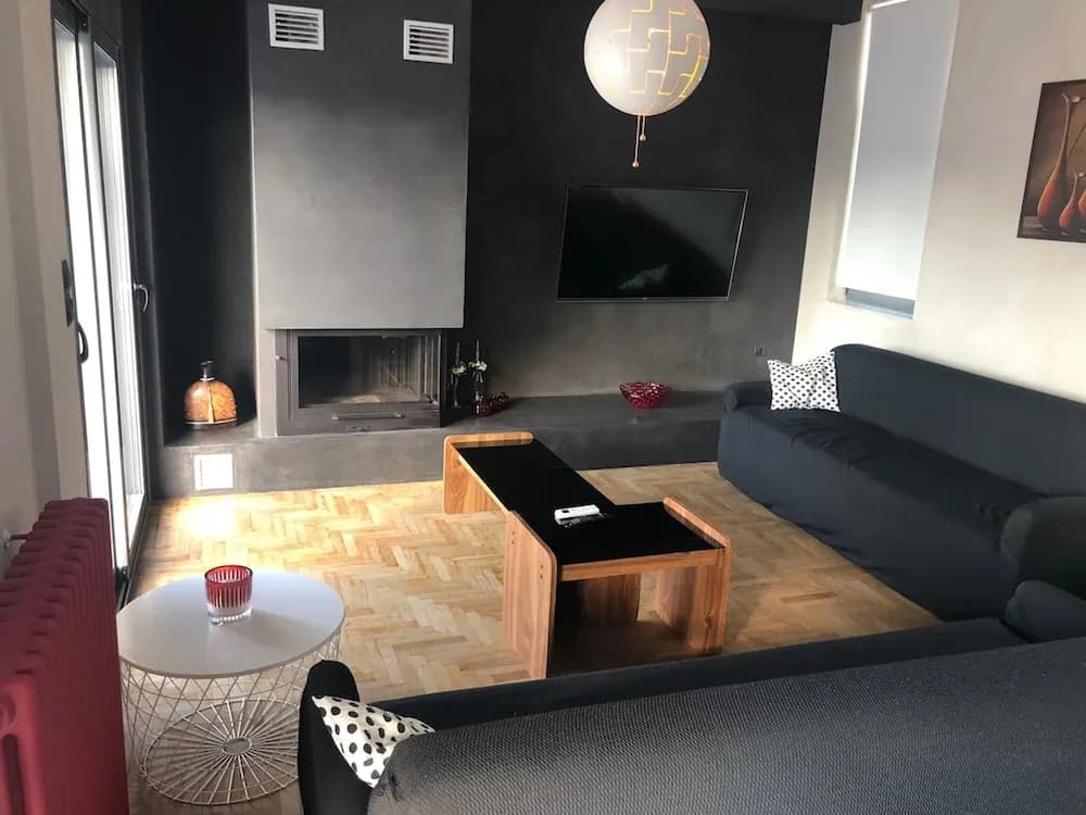Luxurious Apartment With big Balcony Best Location - photo 2