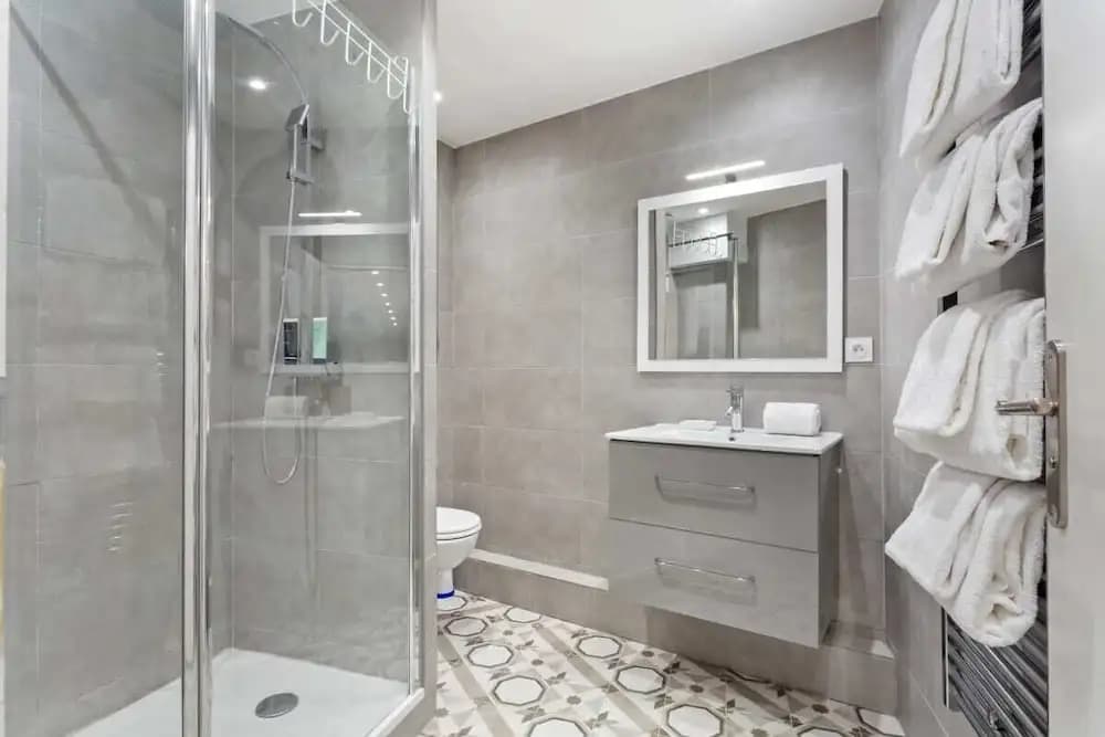 Modern Cosy 1-Bed Apartment Sleeps 6, in Paris - photo 8