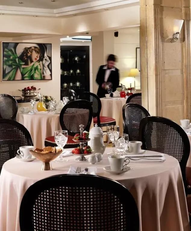 Best Western Plus Embassy Hotel - photo 2