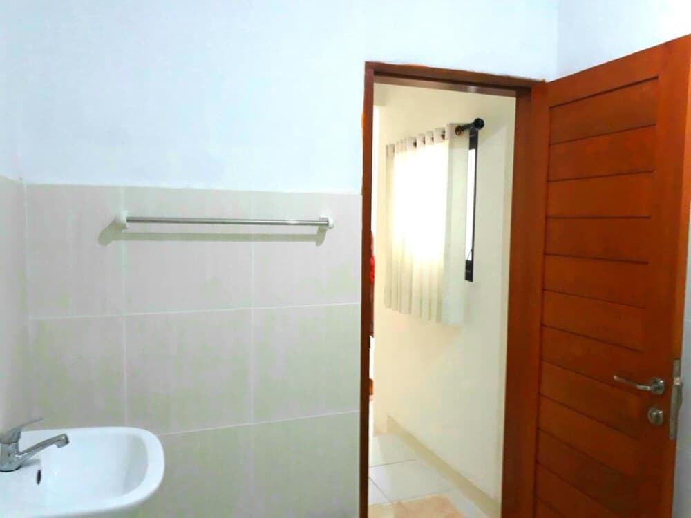G Saskara Homestay - photo 10