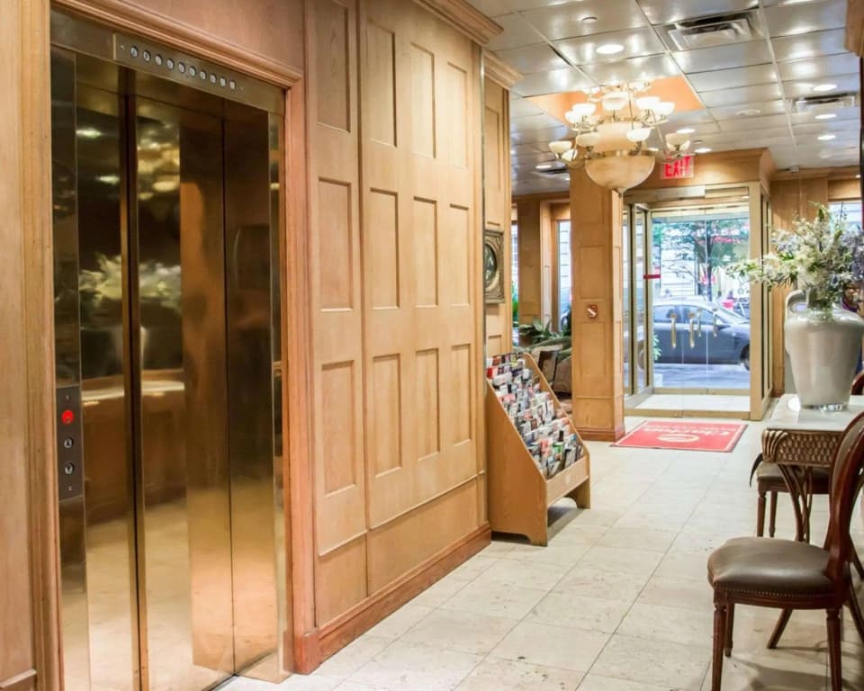 Clarion Hotel Park Avenue - photo 12