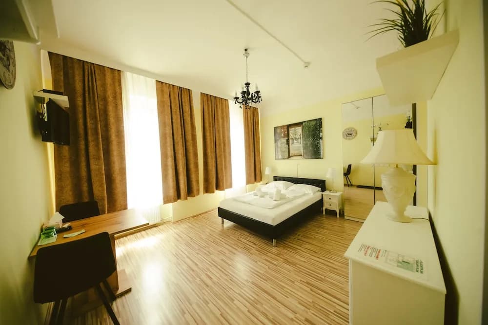Hotel California - main photo