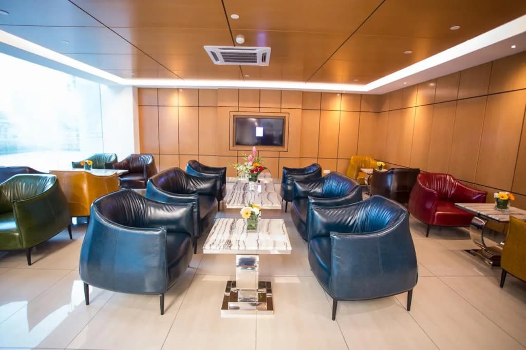 V8 Hotel - photo 2
