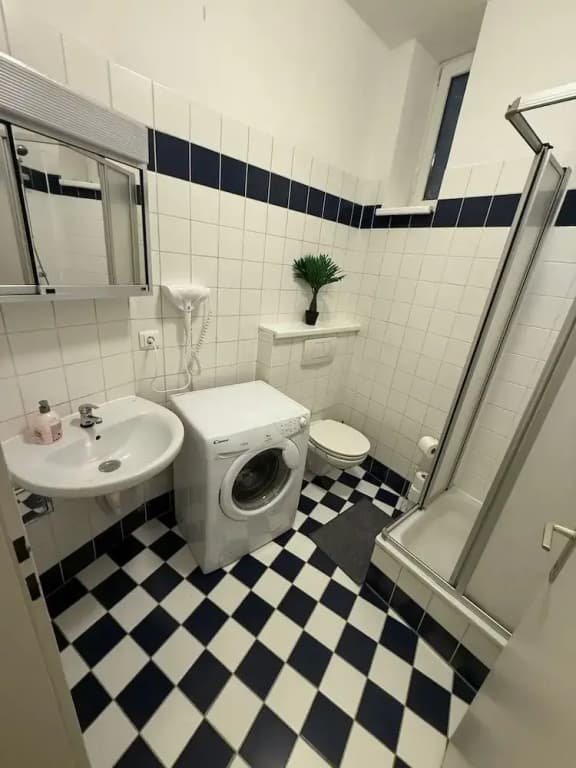 2BR Plus LR Apartment Sleeps 6 Central - photo 7