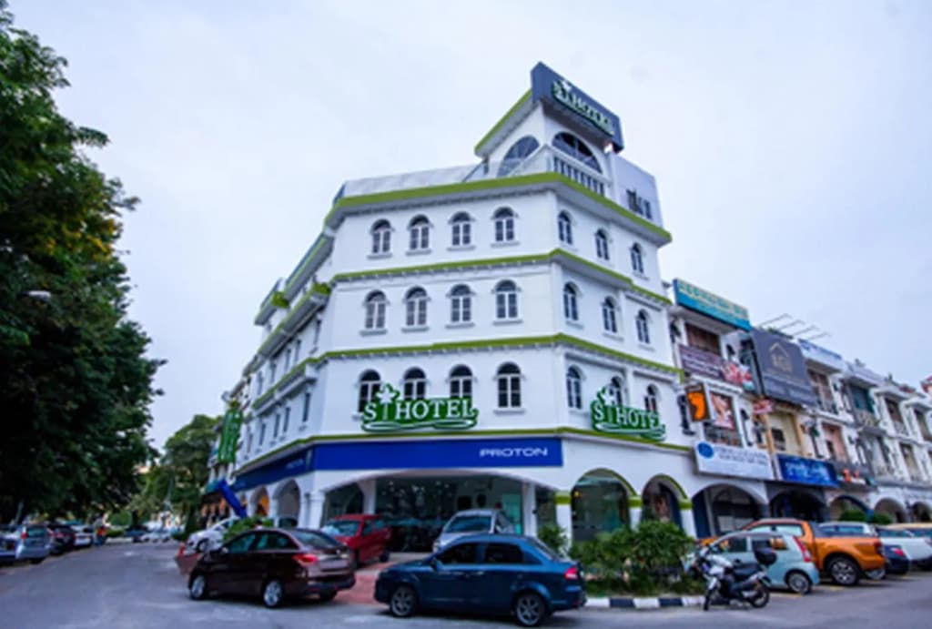 S Hotel - photo 1