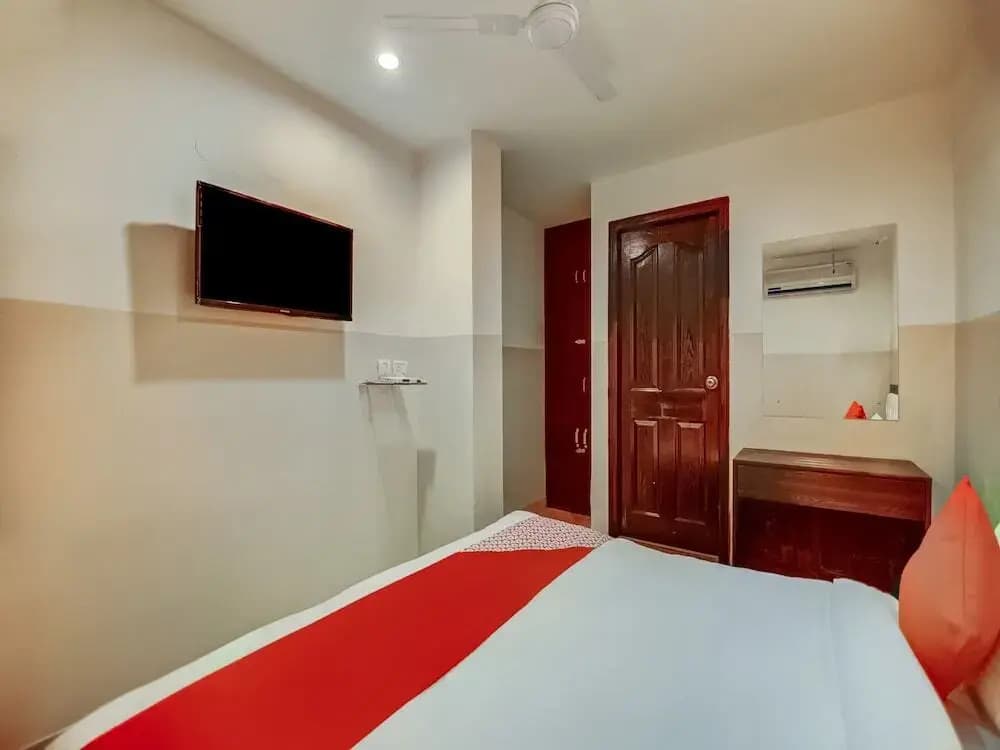 The Vishnu Paradise By OYO Rooms - photo 11