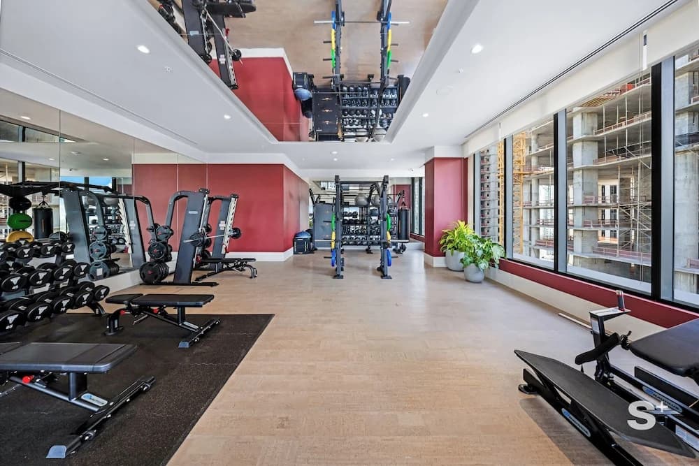 Modern Condo in DTW Miami - Pool & Gym - photo 21