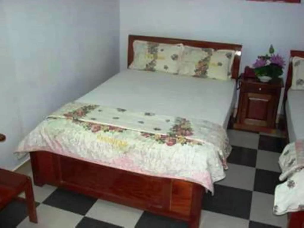 Phuong Thu Hotel - photo 1