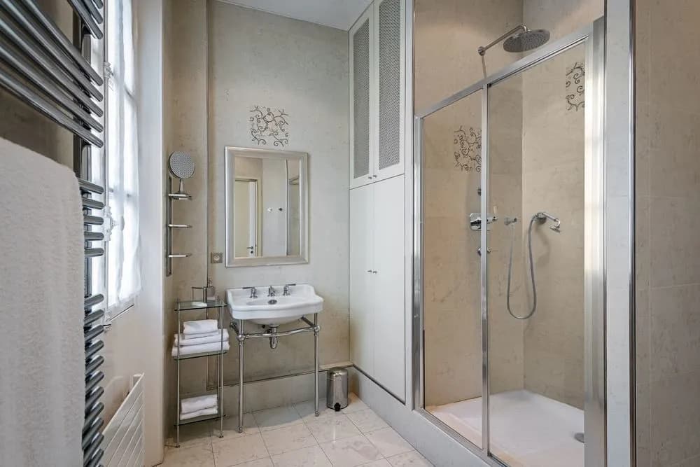 Rue Honore Chevalier - Two Bedroom Apartment - photo 7