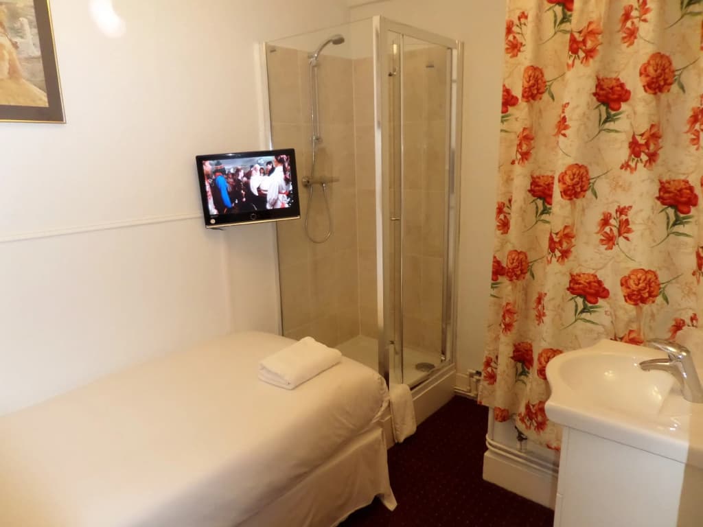 Lancaster Court Hotel - photo 8
