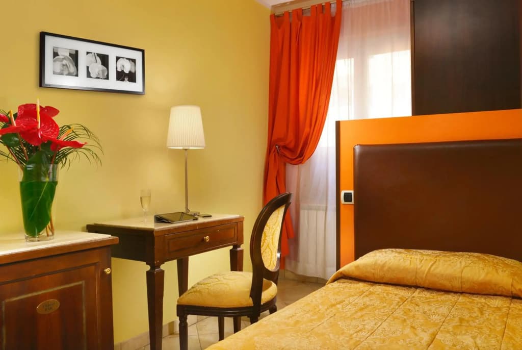Hotel Tuscolana - photo 14