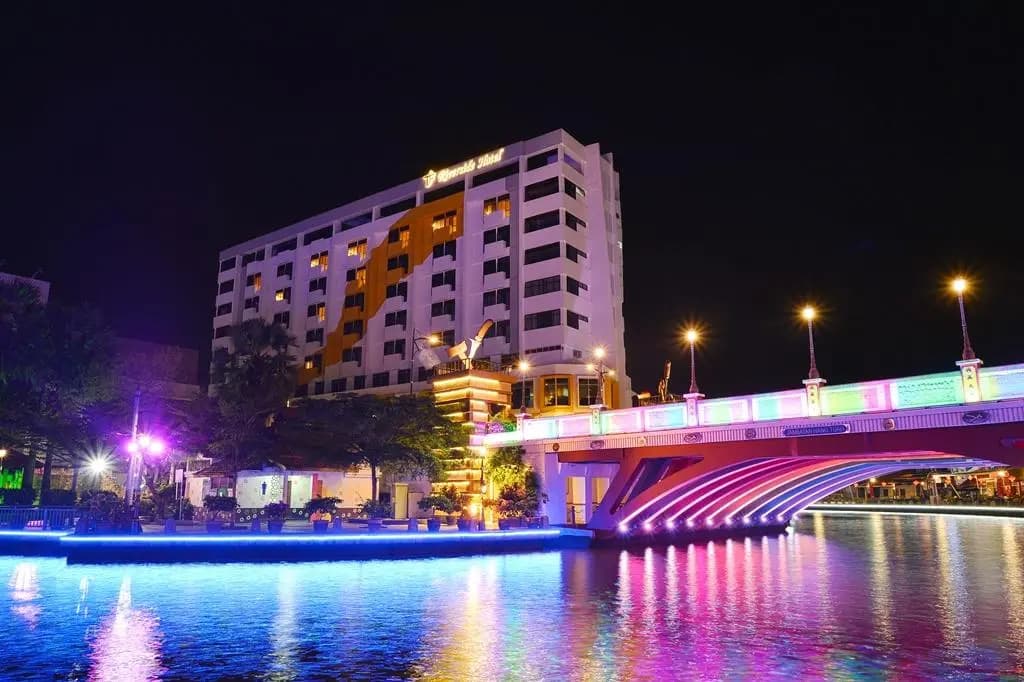 TF Riverside Hotel - photo 15