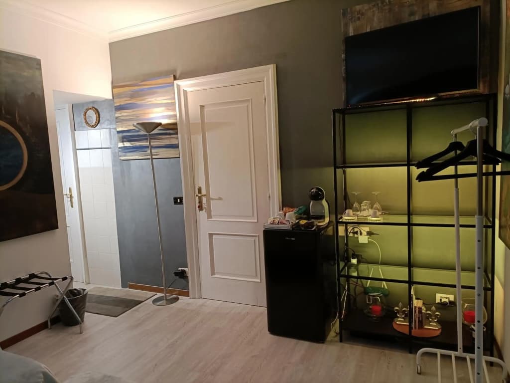 Spanish Steps bedroom - photo 12