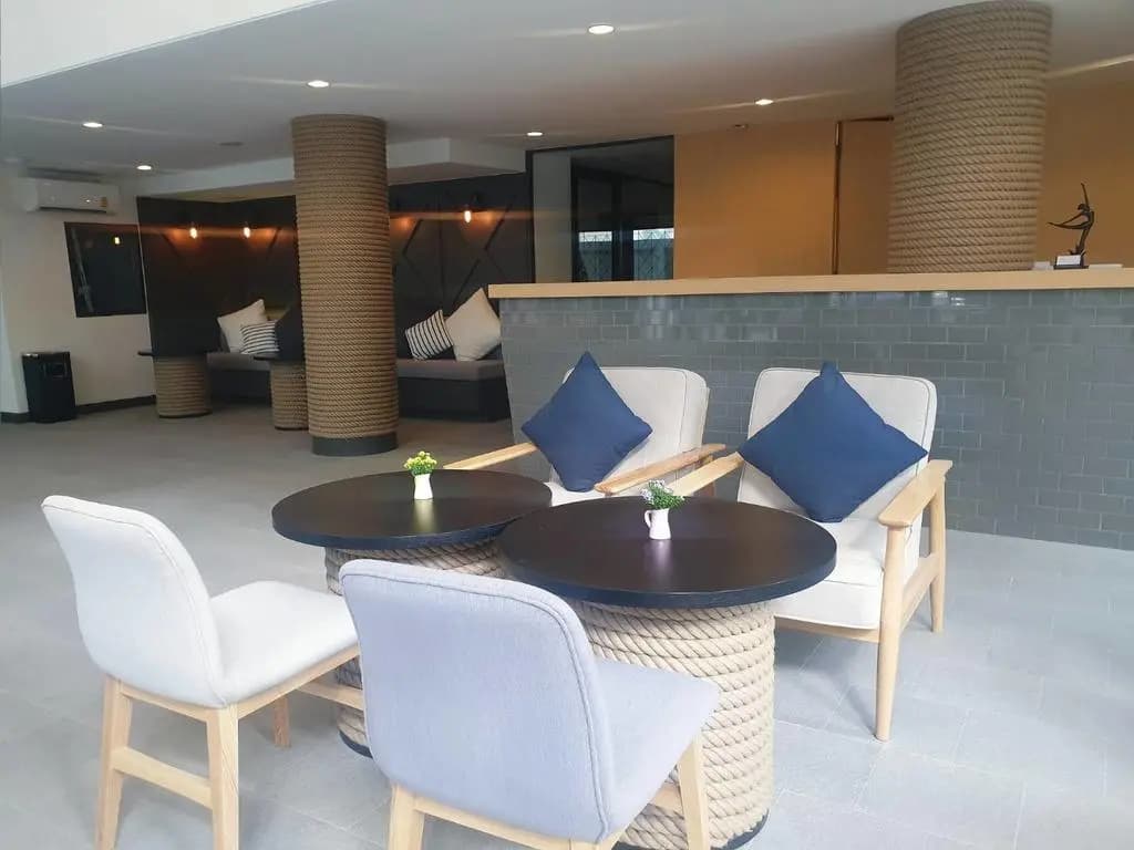 Journeyhub Pattaya Central - photo 30
