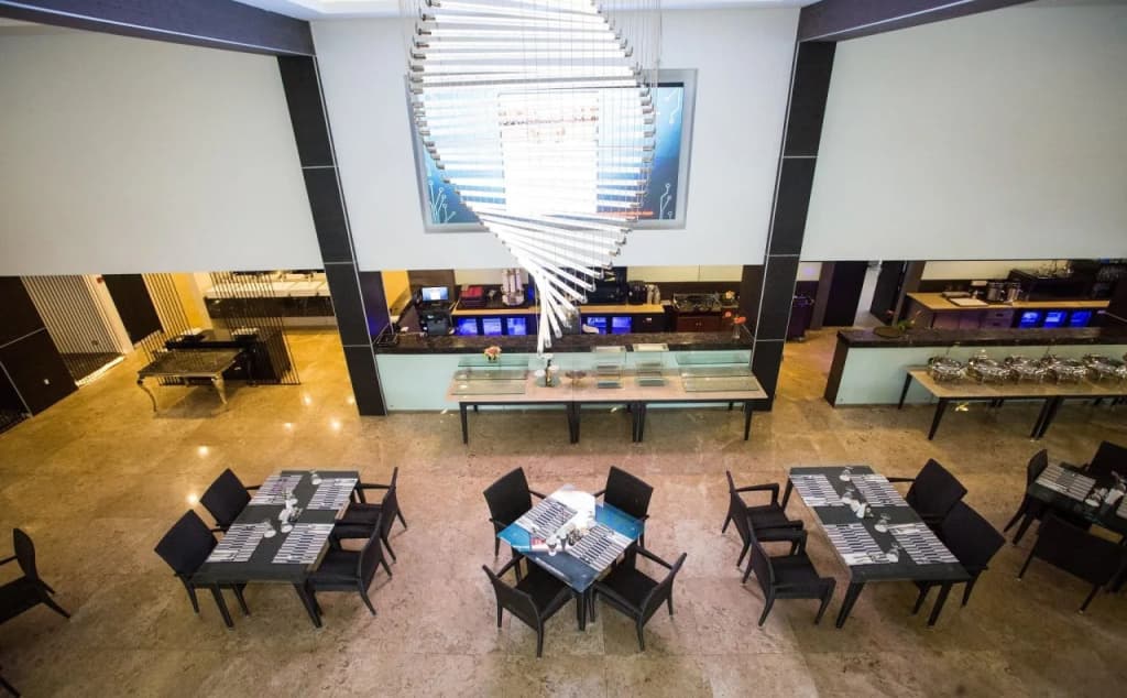 Royale Signature Hotel - photo 11