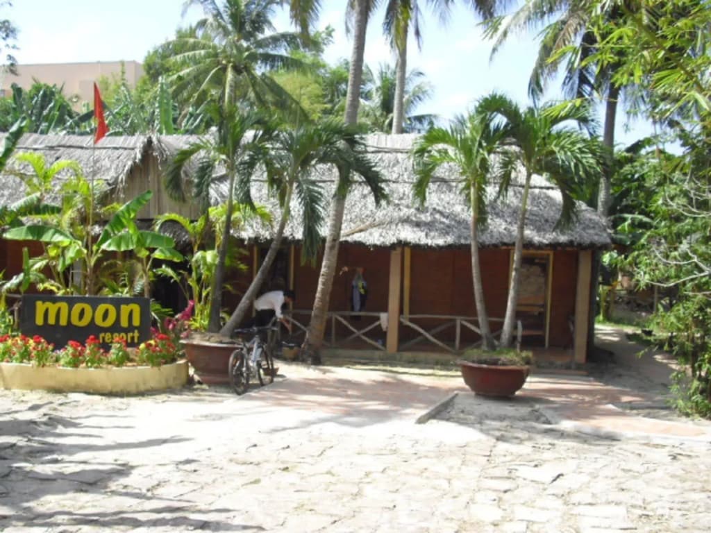 Moon Resort - photo 8