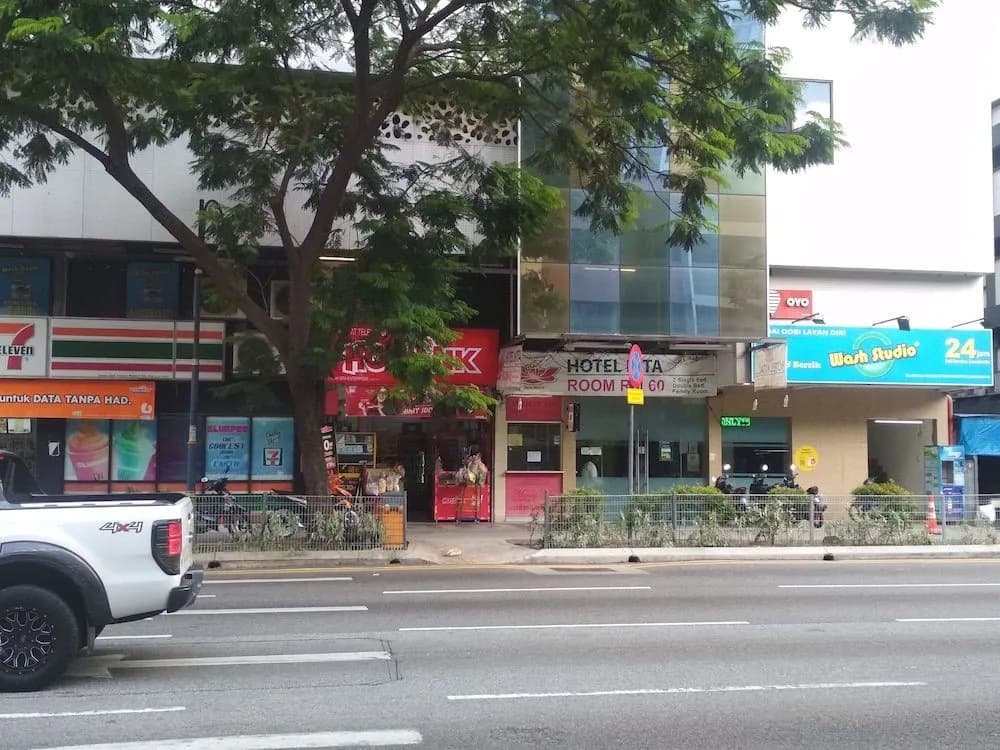 OYO 89903 MS City Hotel - main photo