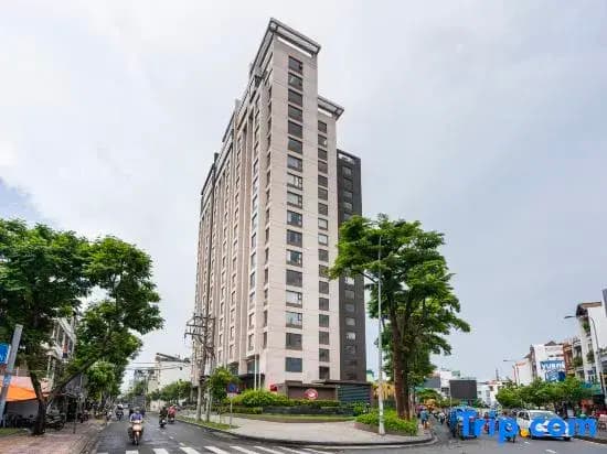 Central Stay Saigon at Vinh Hoi - photo 3